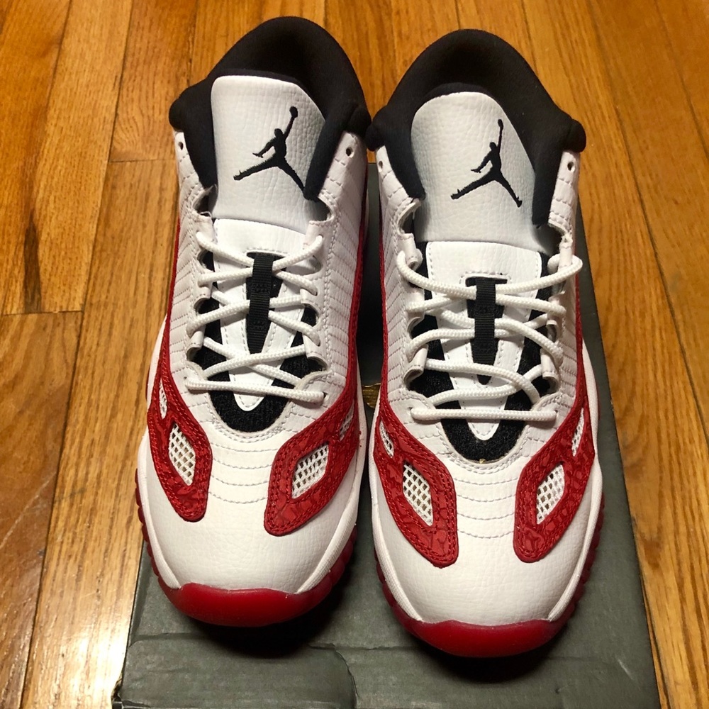 Jordan 11 Retro Low